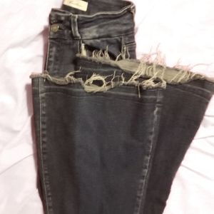 Kacan size 3/25 distressed jeans